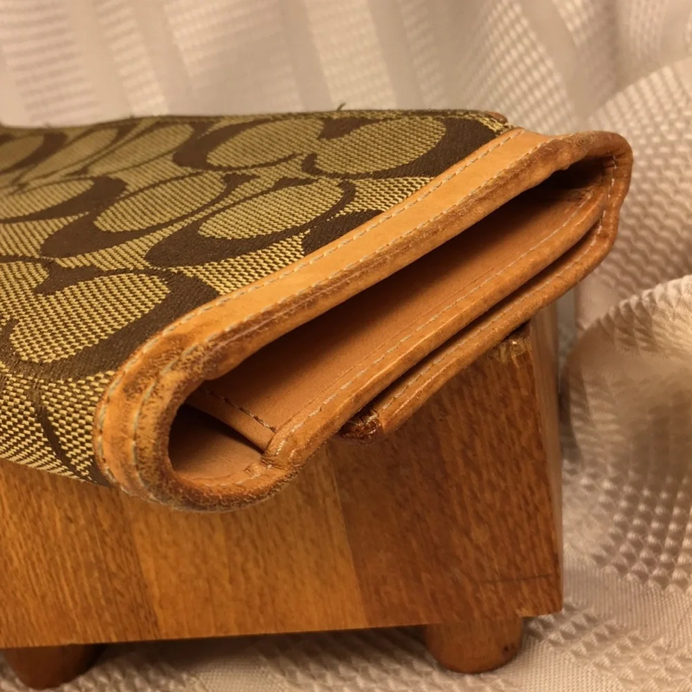 Coach leather/monogrammed canvas iconic wallet
